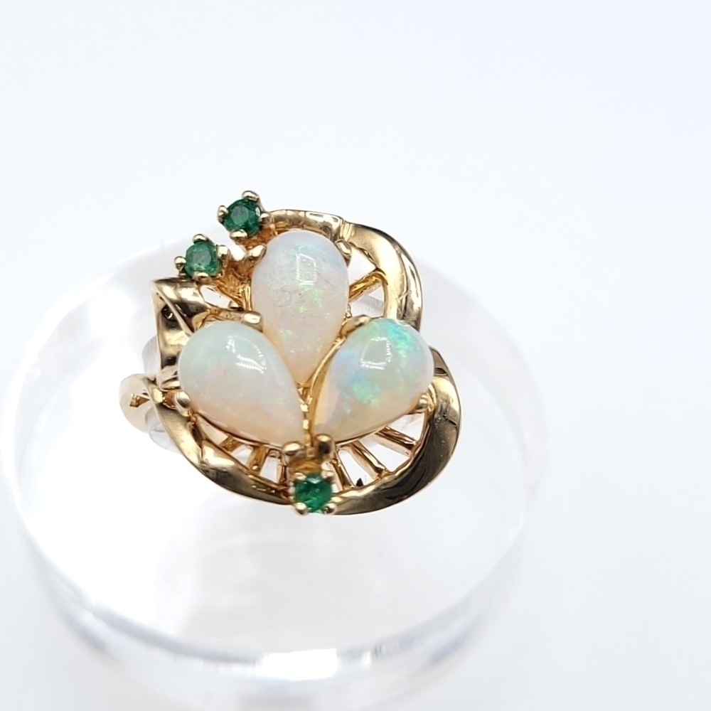 AUSTRALIAN opal and emerald accent ring 10k yellow gold - Picture 12 of 15